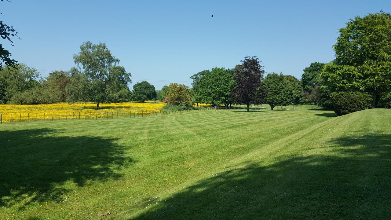 Saltmarshe Hall 外观 照片